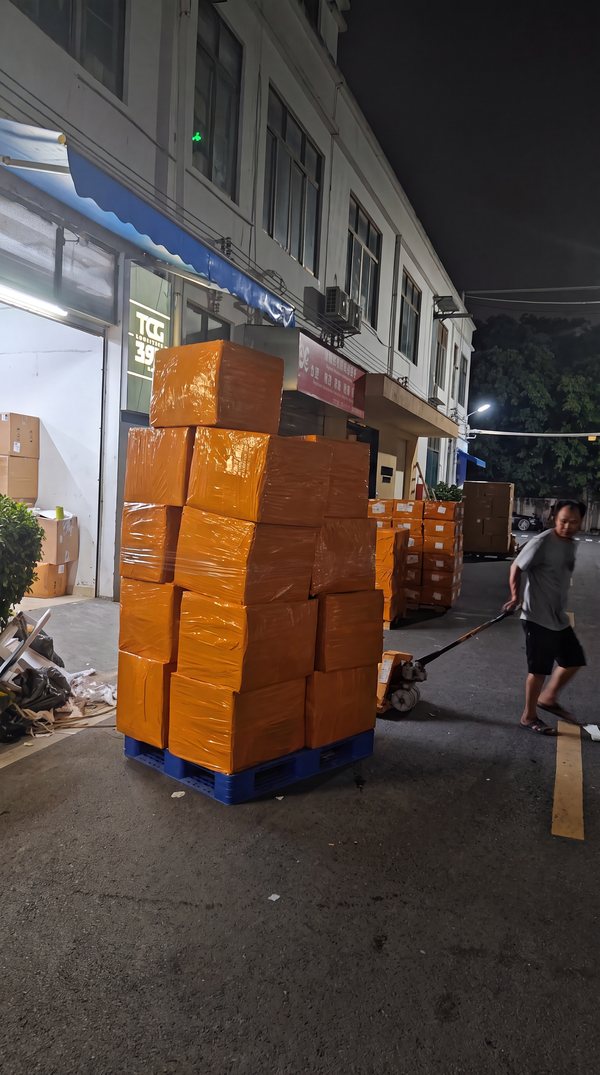 Відвантаження підготовленої палети зі складу приймання TCG Logistics у Китаї
